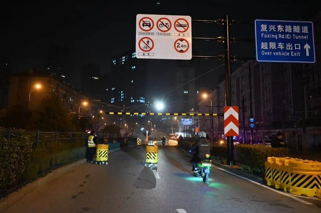 上海复兴东路隧道首次开放电动自行车通行，你的出行方式将如何改变？  第5张