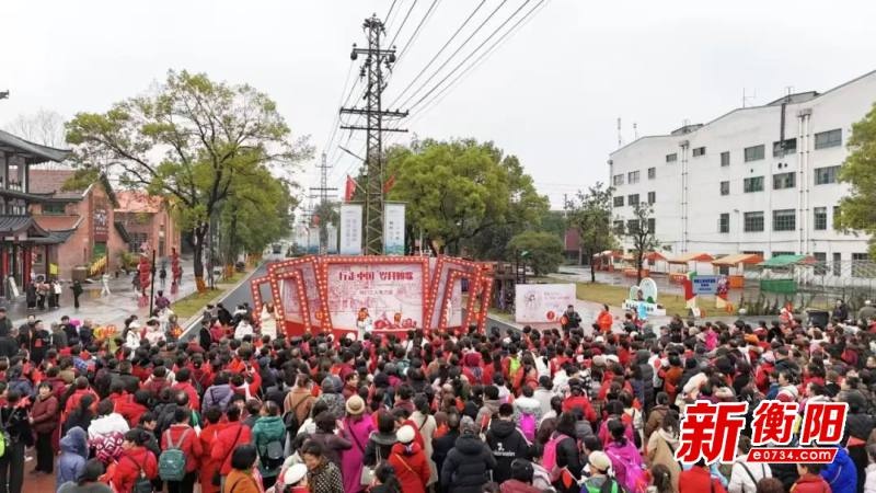 千名广场舞爱好者齐聚建湘，为何将建湘是个好地方唱得如此动人心弦？  第2张