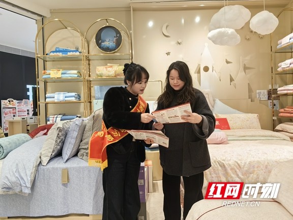 金融权益保卫战打响！湘西35家机构联手，你的钱袋子安全吗？  第2张