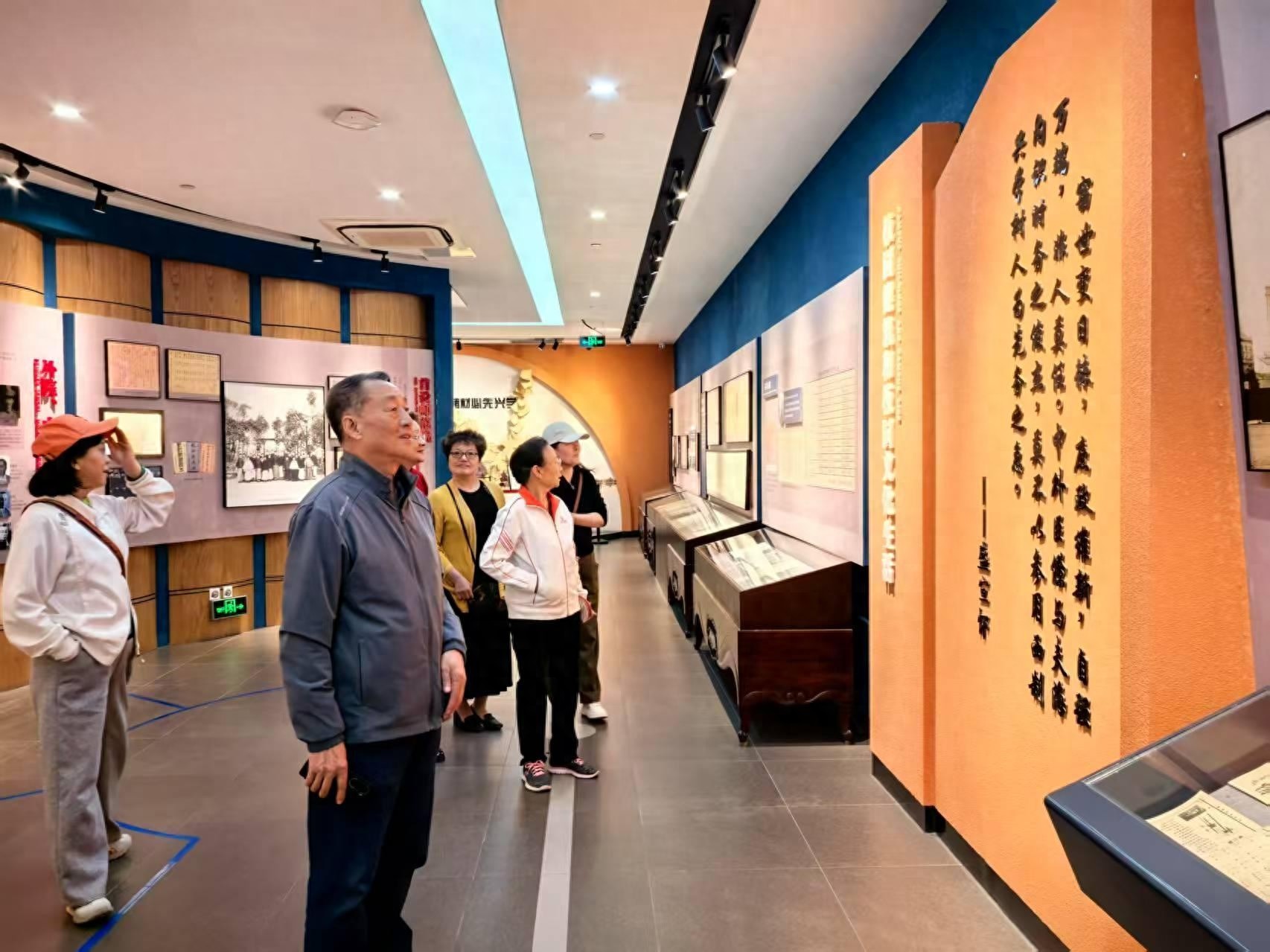 你知道60年前这群人为何放弃繁华上海，奔赴大西北吗？他们的故事让人泪目