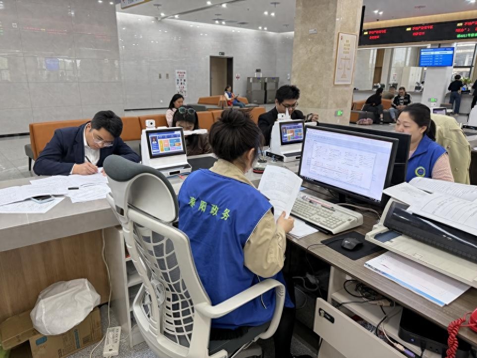 枣阳办事处凭什么连续三个月蝉联红旗窗口？揭秘他们的服务秘诀