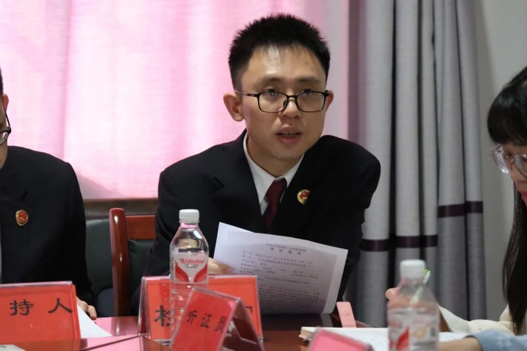 15公顷山林被毁！这场‘搬’到村里的听证会为何让村民拍手叫好？  第4张
