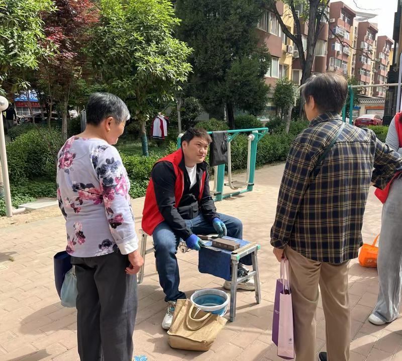 4月16日！雁塔区这社区便民集市开张，春日秒变温暖生活小剧场，不来瞧瞧？  第2张