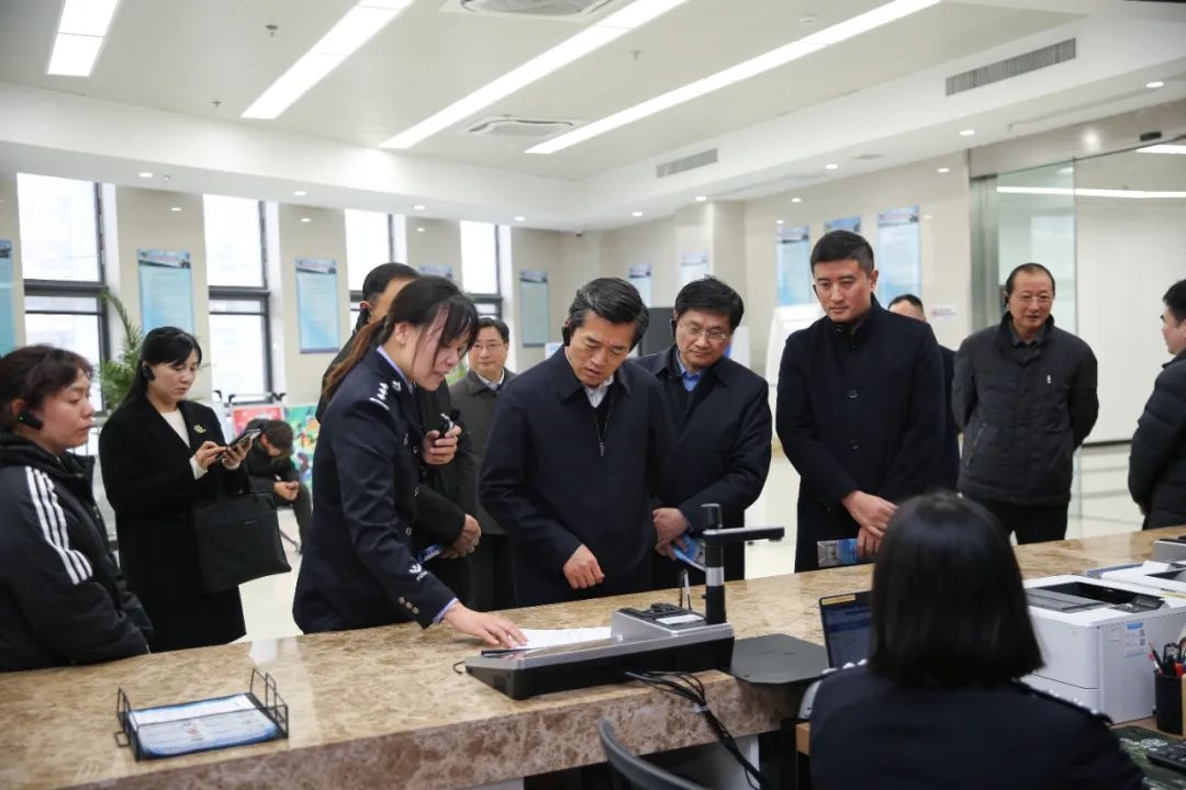 惊人！淮安市洪泽分局公安政务改革，73项业务一窗通办覆盖率超90％？  第2张