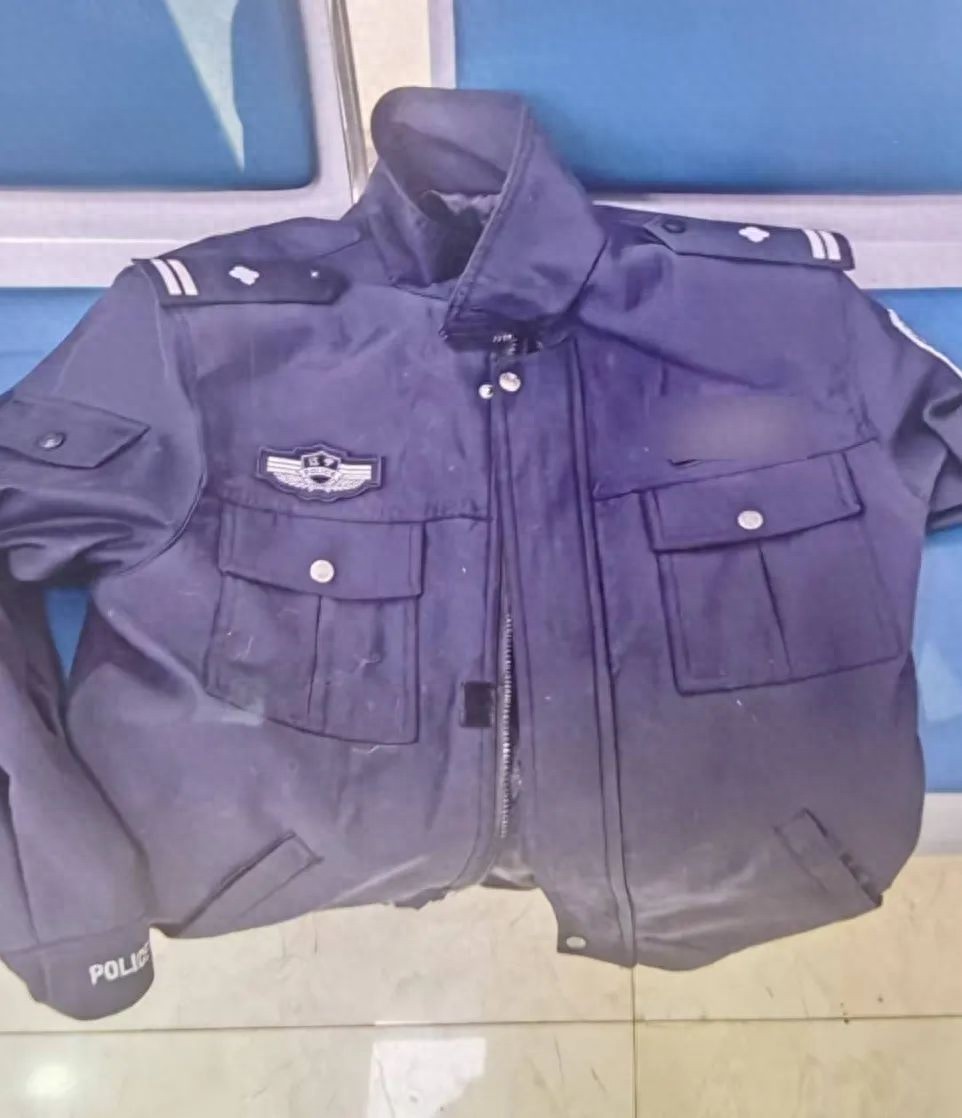 为在女友面前装警察，他竟敢在公安局行骗？结局太解气