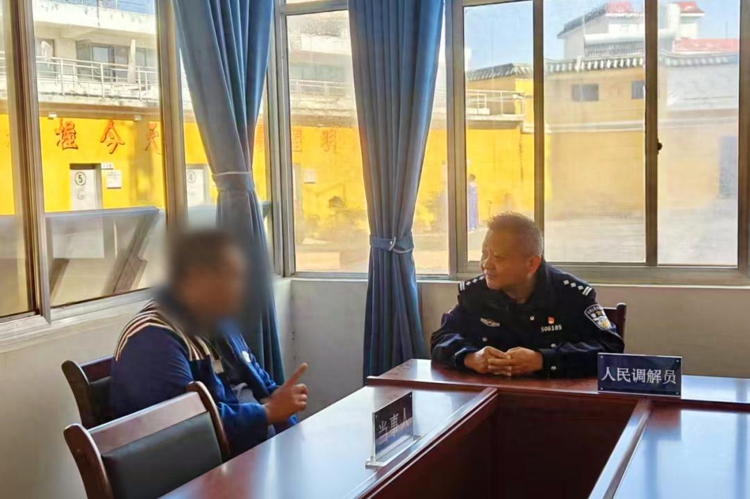 民间借贷拒还款者被拘，8小时内竟从抗拒到主动还款，咋做到的？