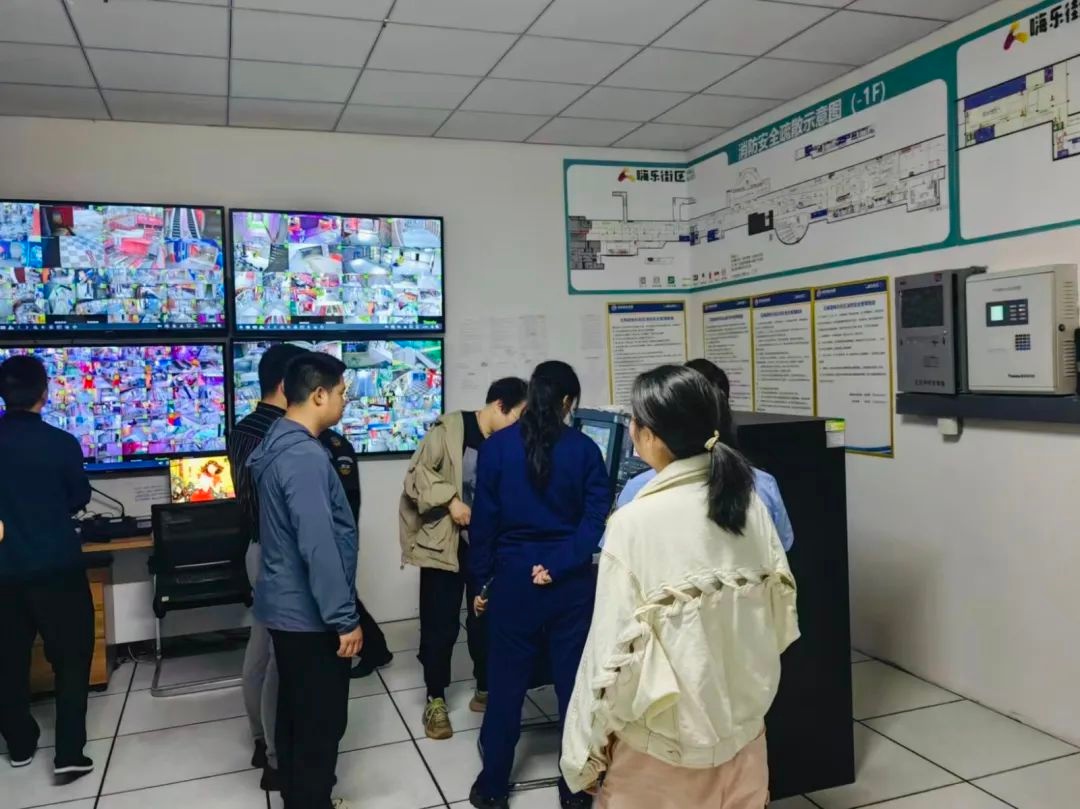5·18贵州民族团结大巡游，多部门排查网红街区安全隐患？  第2张