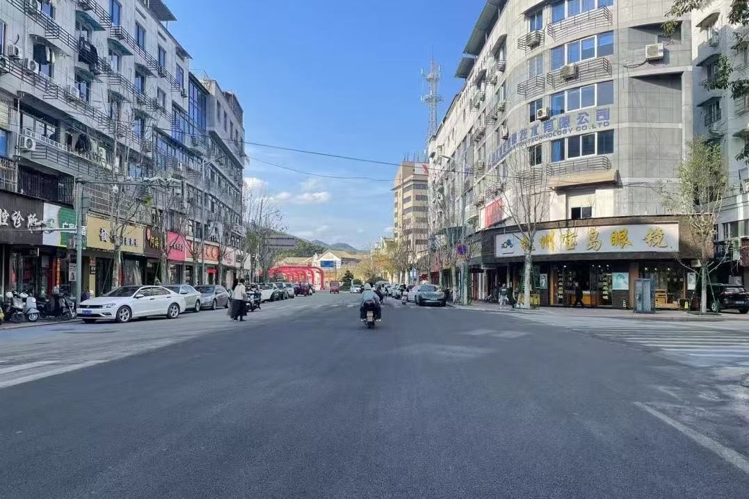 城区道路破损存隐患！龙泉市建设局如何保障市民出行安全？  第4张