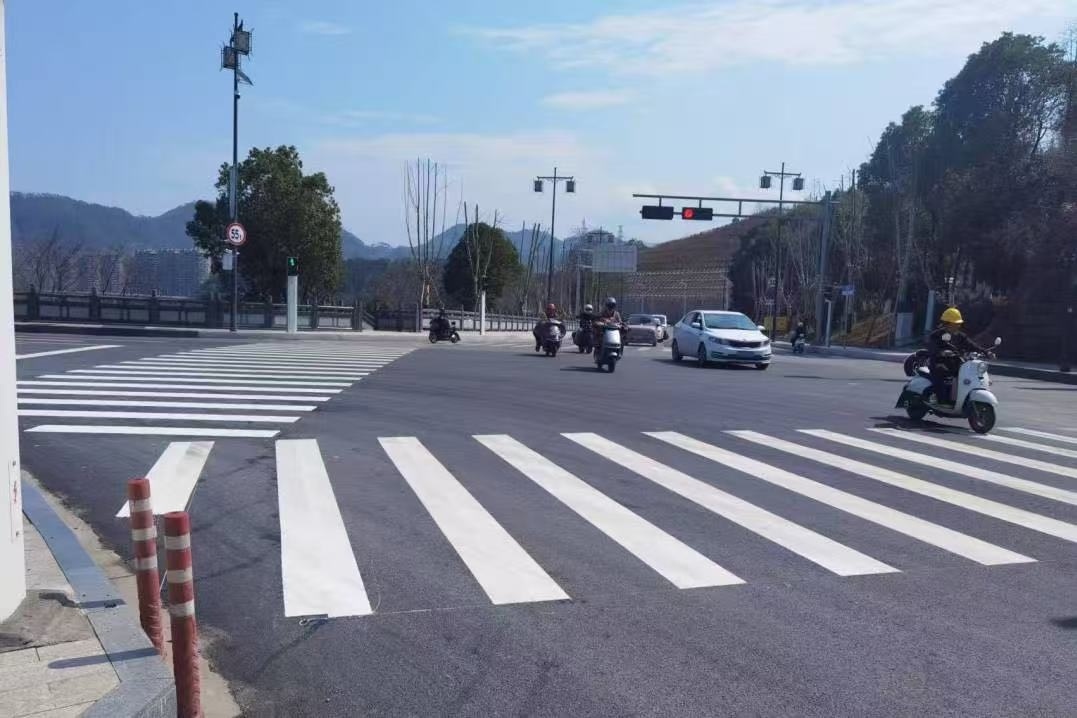 城区道路破损存隐患！龙泉市建设局如何保障市民出行安全？  第5张