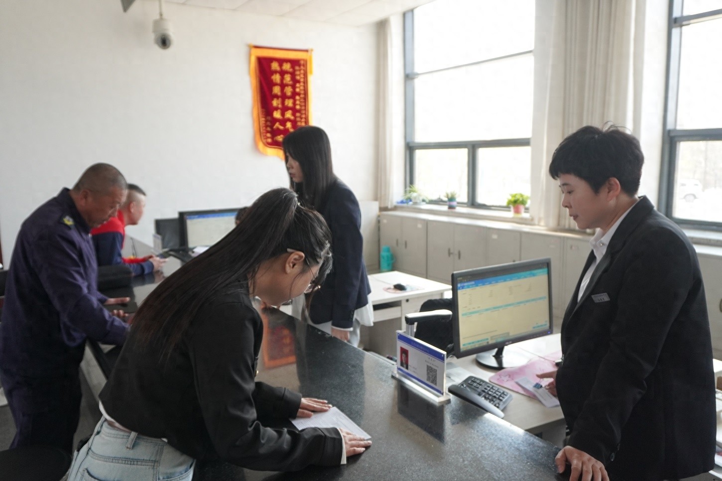 异地退休办理难题待解？文圣区纪委监委体验监督直击痛点