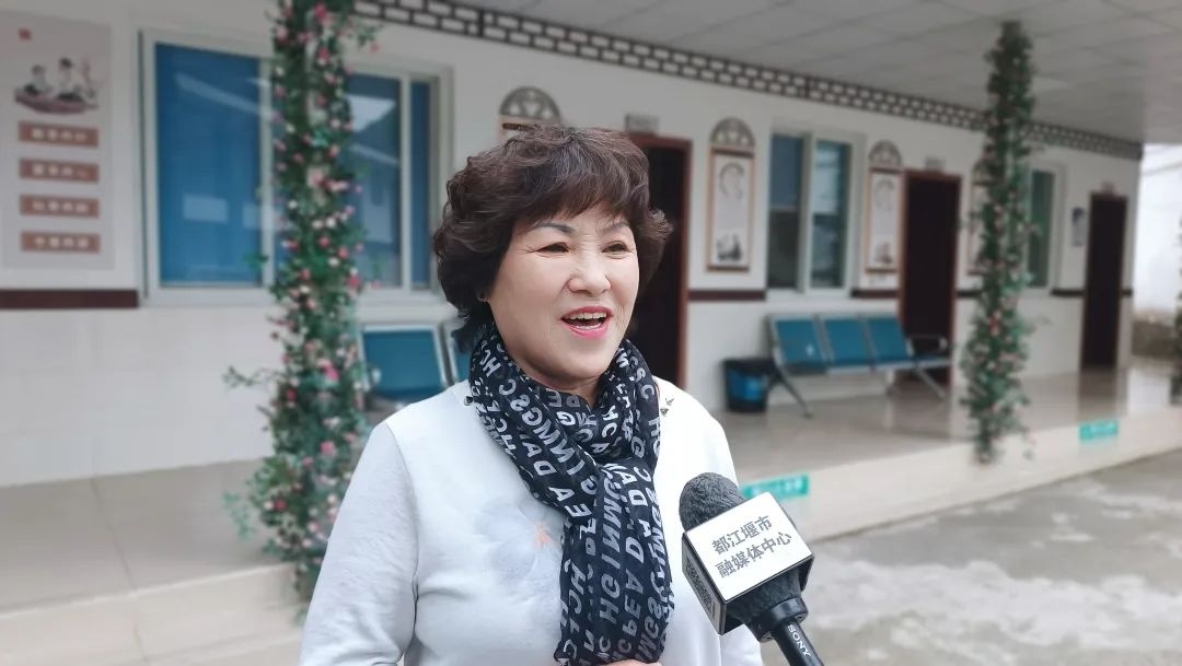 山区医生与群众双向奔赴！这份特别礼物背后藏着啥温情故事？  第3张