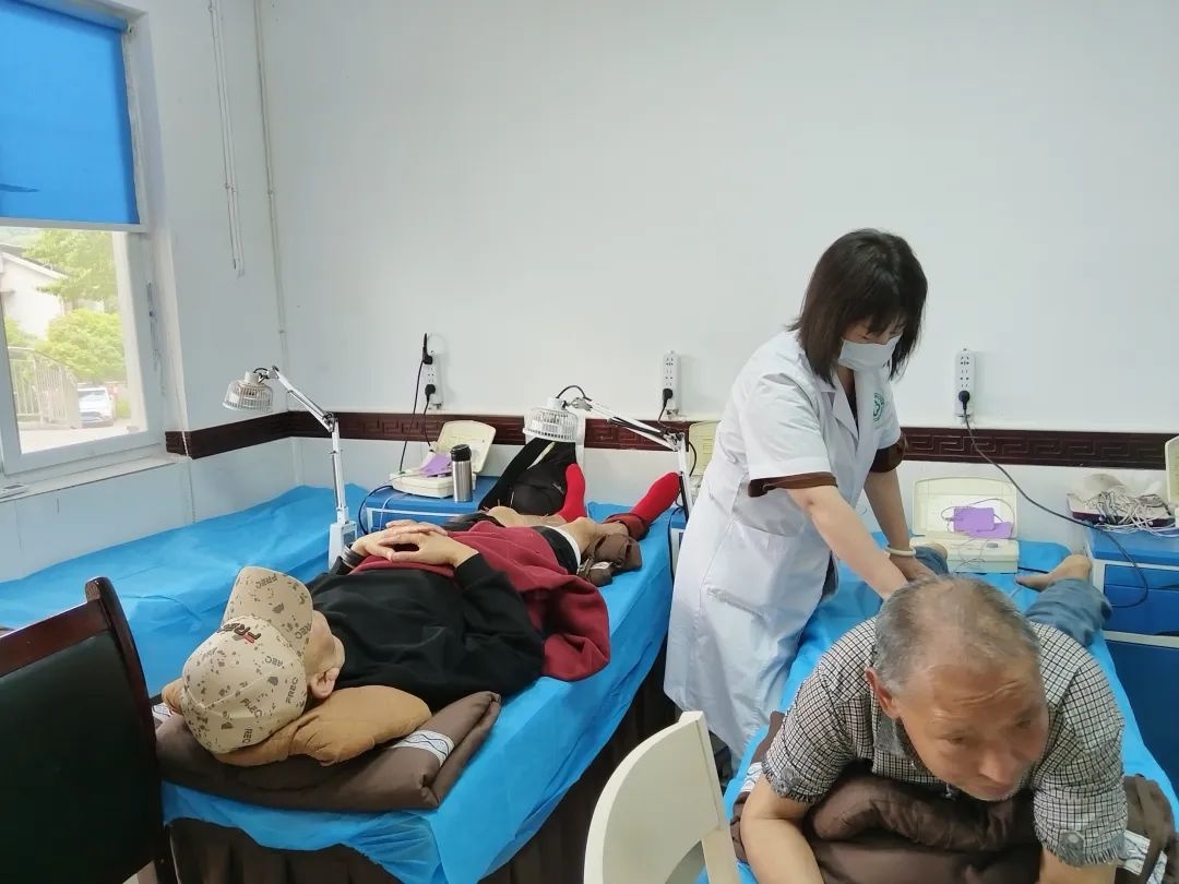 山区医生与群众双向奔赴！这份特别礼物背后藏着啥温情故事？  第6张
