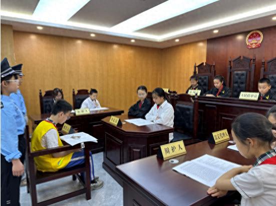 5月14日乐至县检察院开展法治教育实践活动？学生们收获满满  第1张