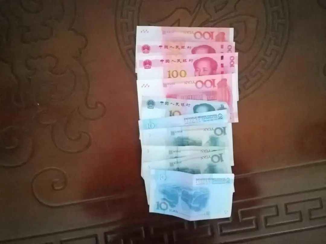 深夜潜入母校竟为充电？男子唐某平疯狂盗窃教室财物，7000元损失背后有何隐情？  第2张