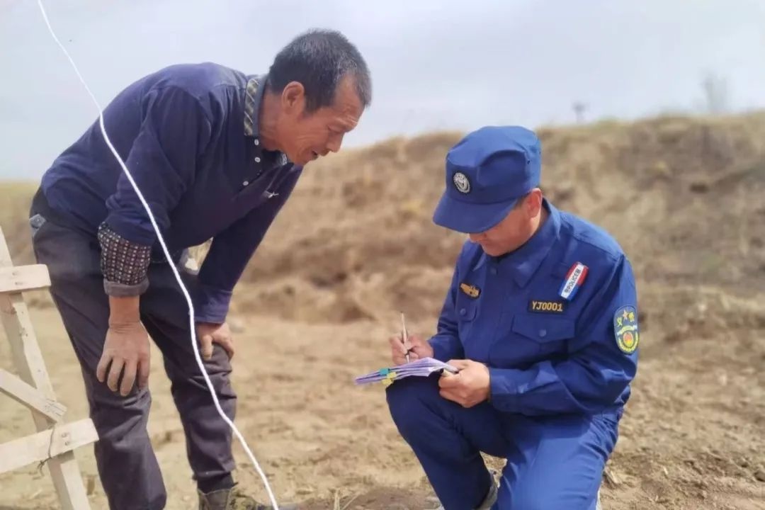 邻里纠纷一触即发，义警如何巧妙化解？宁县庆枫中队的故事告诉你  第2张