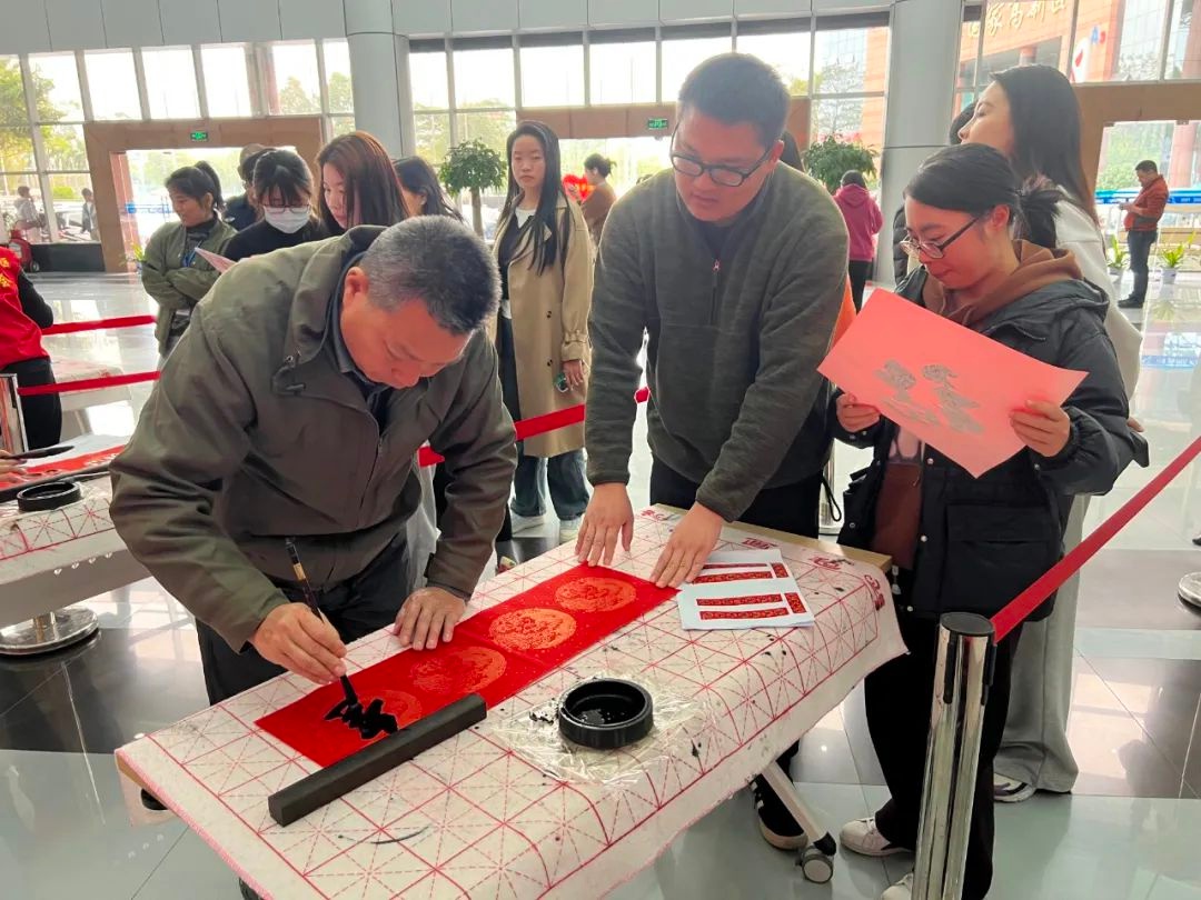 新春送福！珠海高新区总工会如何用1200副春联点燃职工的年味？  第4张