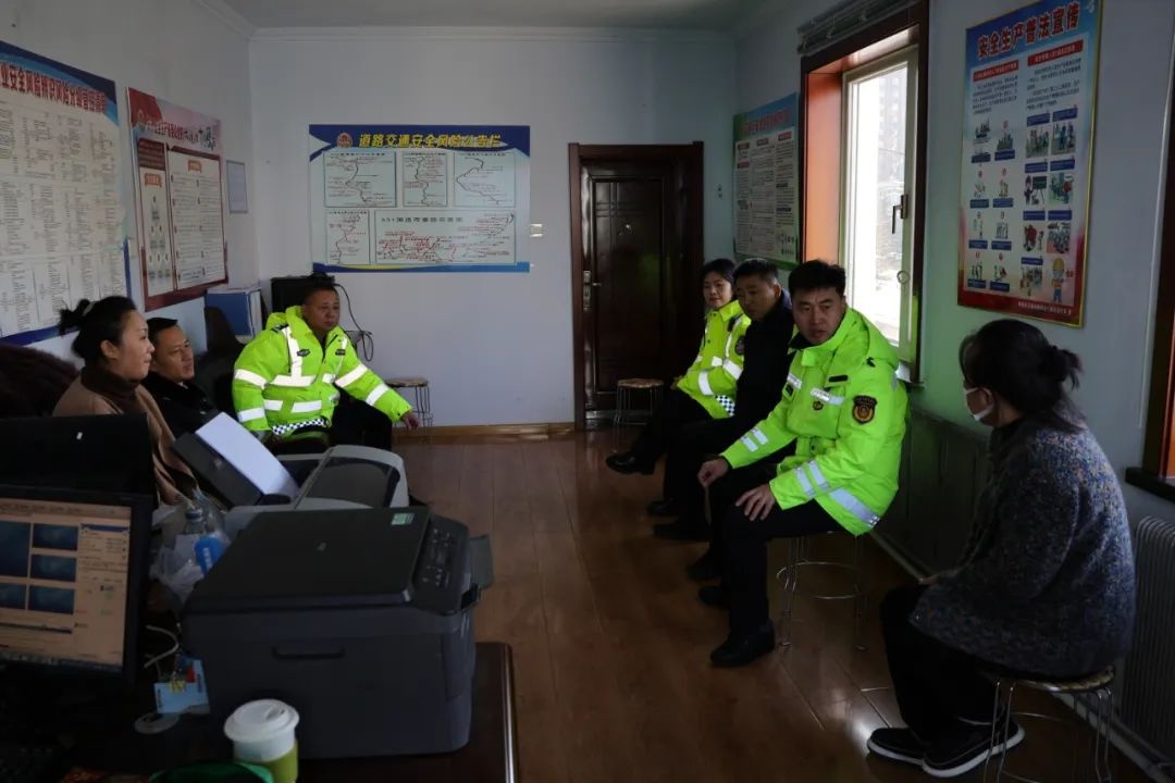 珲春交警严查春运安全！你的出行安全有保障了吗？  第3张