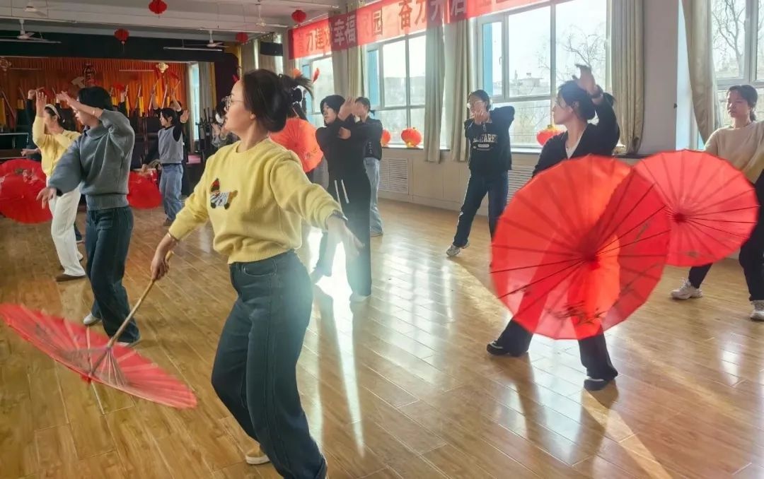 2025临泽县蛇年春晚彩排火热进行中，你准备好迎接这场视觉盛宴了吗？  第3张