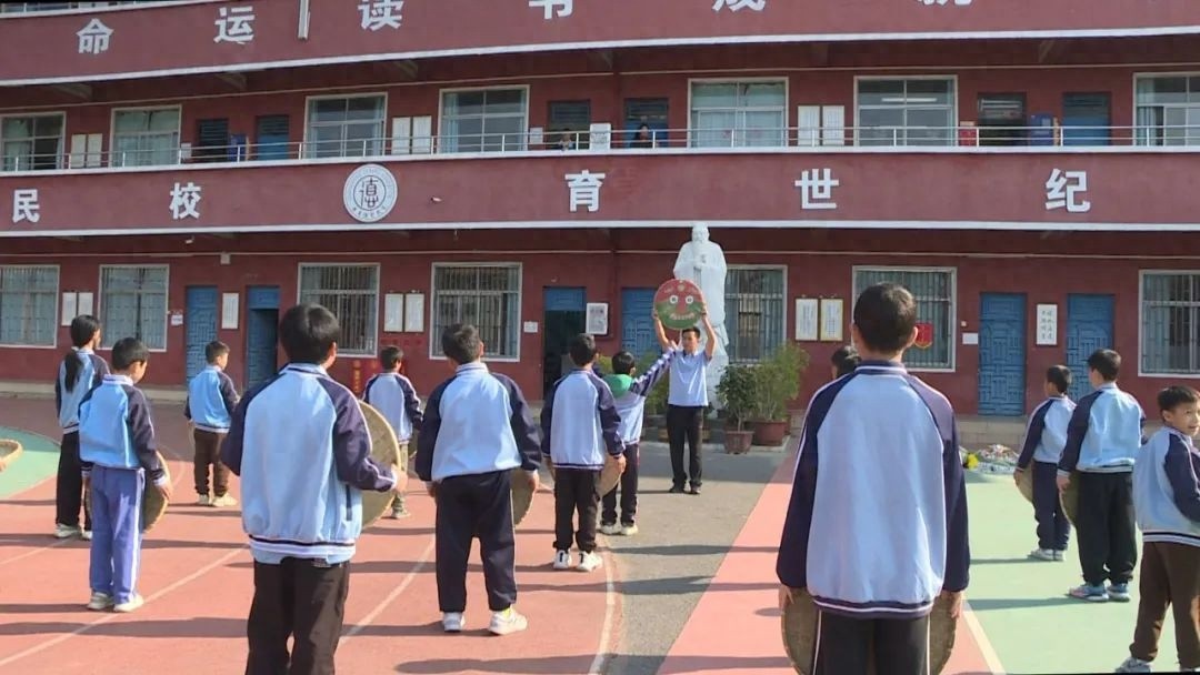 惠东盖子狮走进校园，孩子们为何如此痴迷？非遗文化魅力大揭秘  第1张