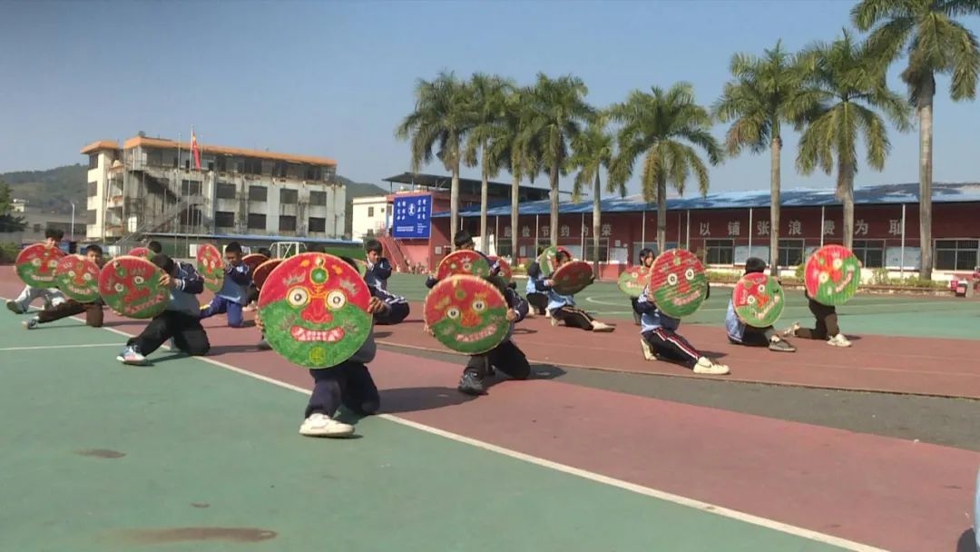 惠东盖子狮走进校园，孩子们为何如此痴迷？非遗文化魅力大揭秘  第3张