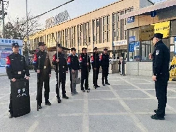 2025年警企共治新突破！沣京路派出所如何通过反恐演练提升应急能力？  第1张