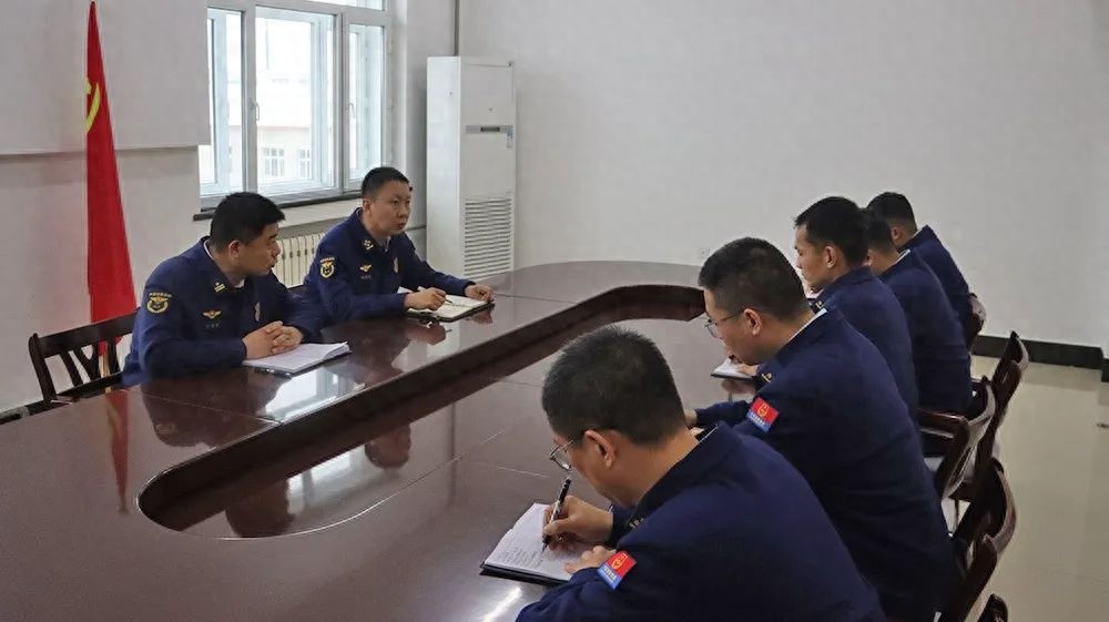 哈尔滨森林消防支队如何通过谈心谈话拉近指战员心灵距离？揭秘内部关系新策略  第1张
