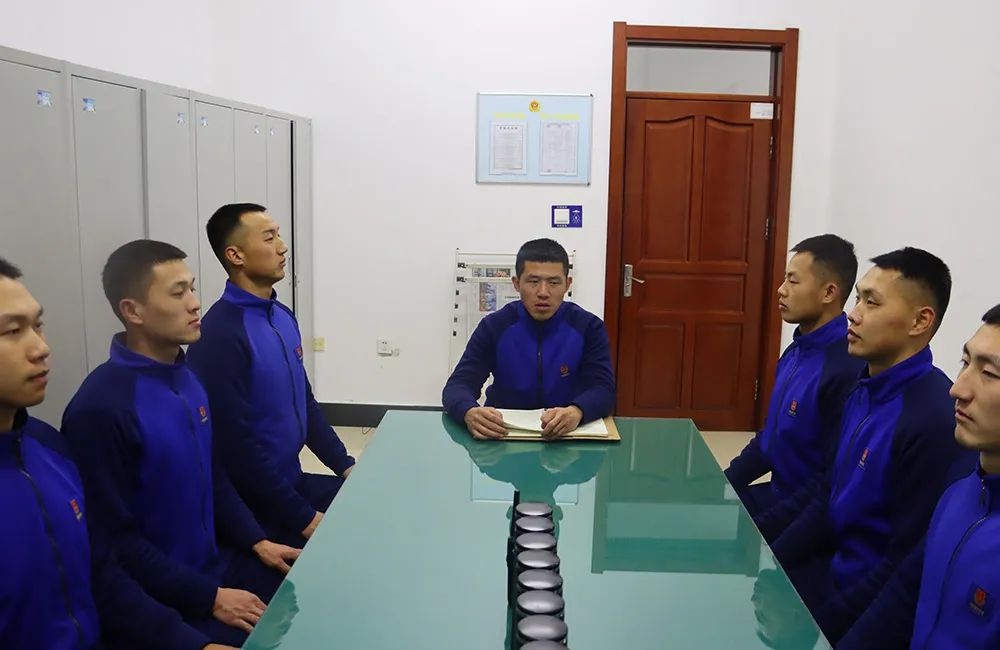 哈尔滨森林消防支队如何通过谈心谈话拉近指战员心灵距离？揭秘内部关系新策略  第3张