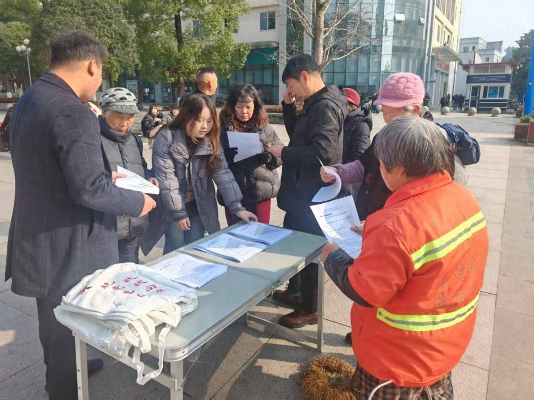 春节返乡潮来袭，邻水县司法局如何让法律知识走进千家万户？