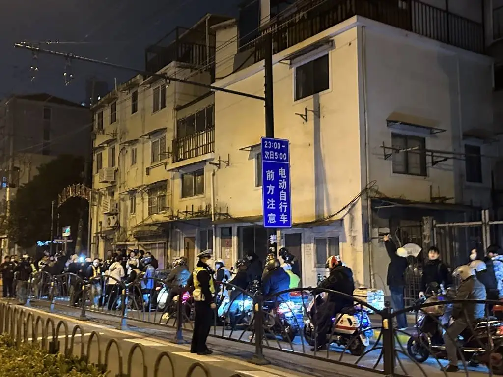 上海夜行者福音！复兴东路隧道首次夜间开放，电动自行车畅行无阻