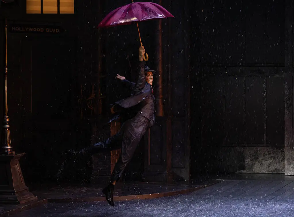 伦敦西区原版音乐剧雨中曲中国首演，你准备好迎接这场视听盛宴了吗？  第7张