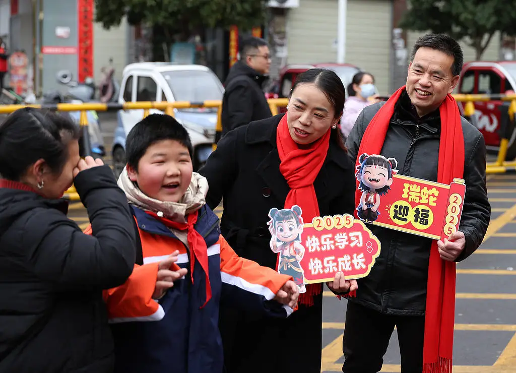 石家庄小学开学季惊现哪吒潮！孩子们为何纷纷化身小哪吒？  第2张