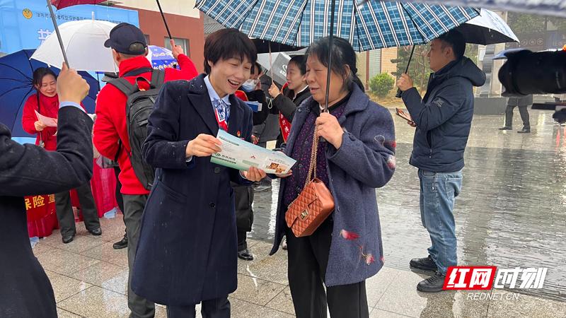 津市农商银行如何在绵绵春雨中赢得消费者的一致好评？  第3张
