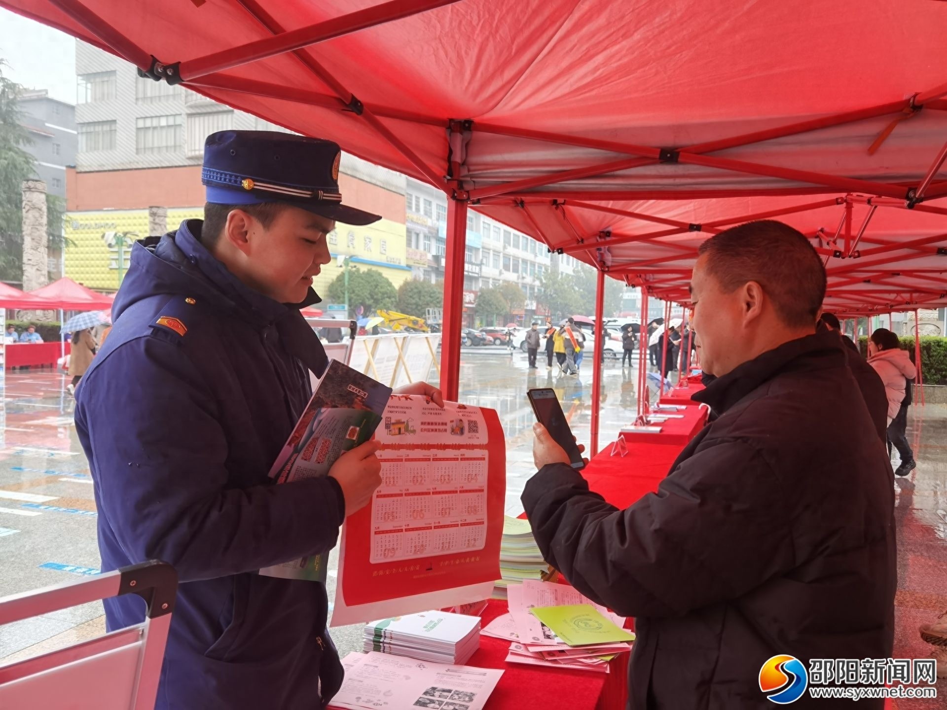你知道吗？洞口县这场消防宣传活动，竟然销毁了这么多假冒伪劣产品