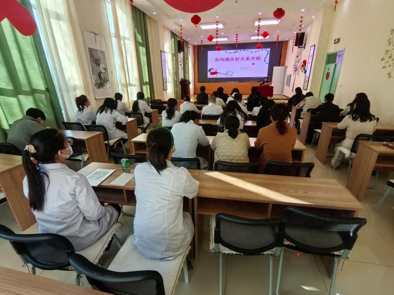 如何通过好沟通建立与儿童的深厚情感纽带？福利院职工亲身实践揭秘