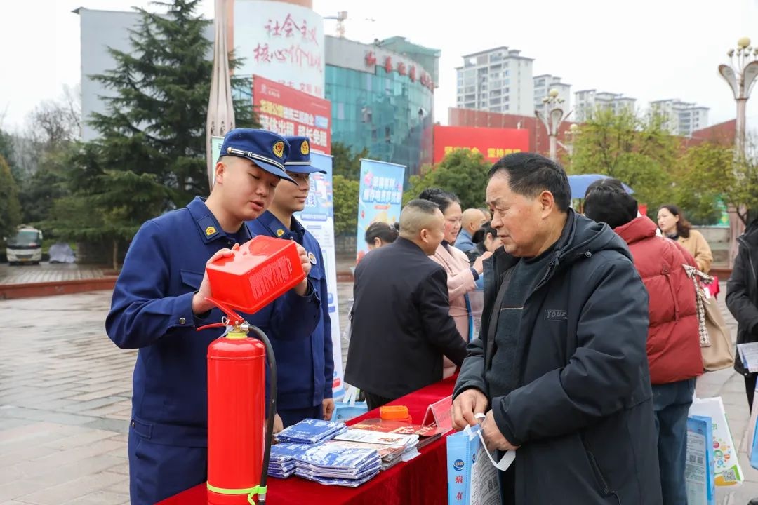 你知道如何辨别假冒伪劣产品吗？凤冈县3•15活动教你维权