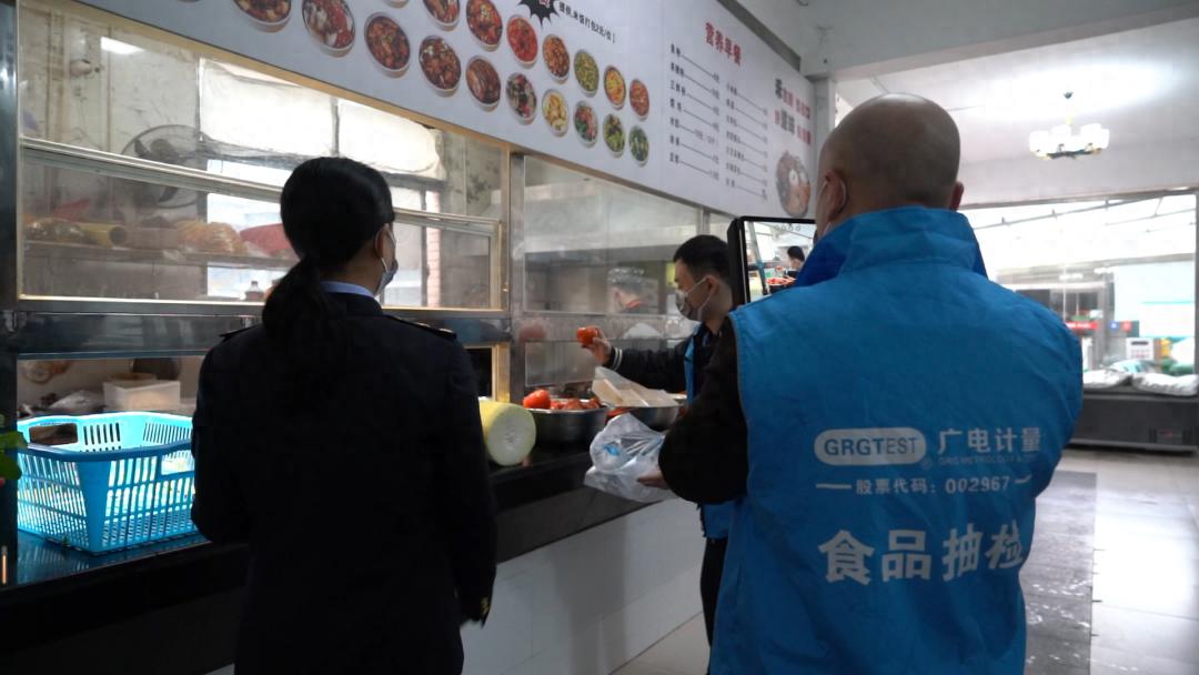 你点的食品安全吗？北湖区市监局带你现场检测，揭秘餐桌背后的真相
