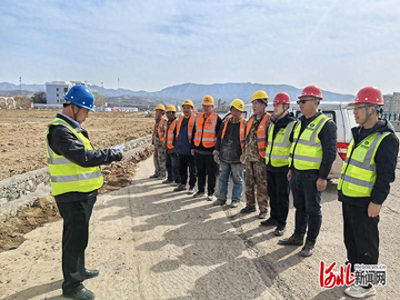 石太高速改扩建项目面临巨大挑战，如何确保平安百年品质工程的实现？