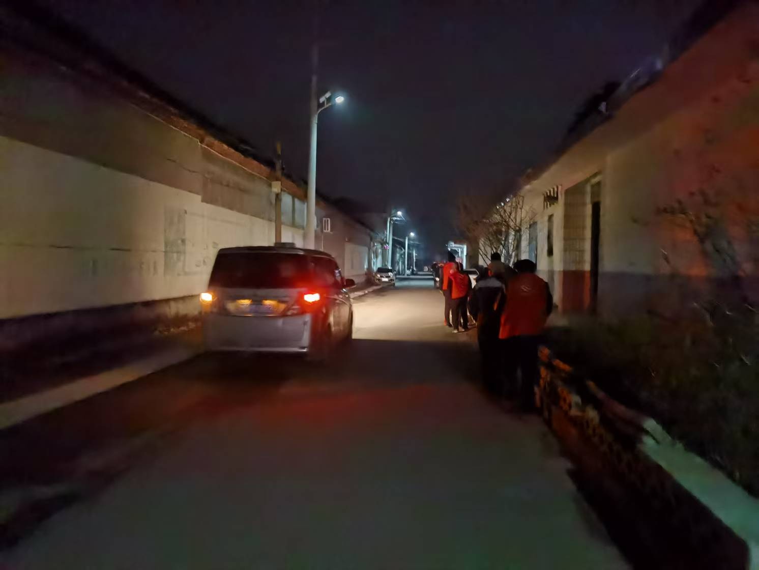 警民携手夜巡，你的安全由我们共同守护  第2张