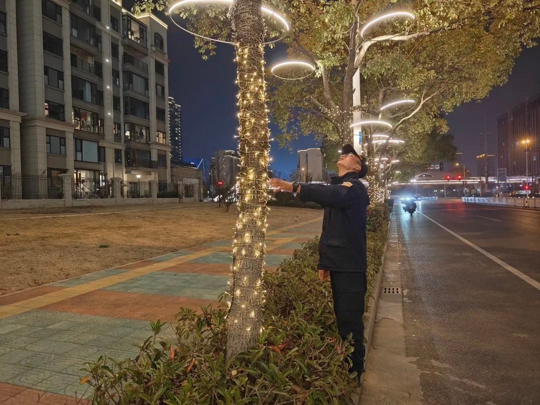 锡山区雍锦园附近路段！‘火树银花’焕然一新，街道快速响应暖人心  第2张