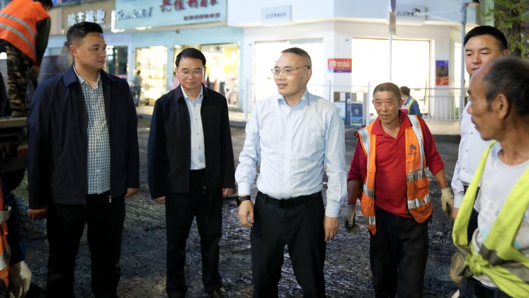 市委书记夜查排水管网改造，你的出行难题将如何解决？  第4张
