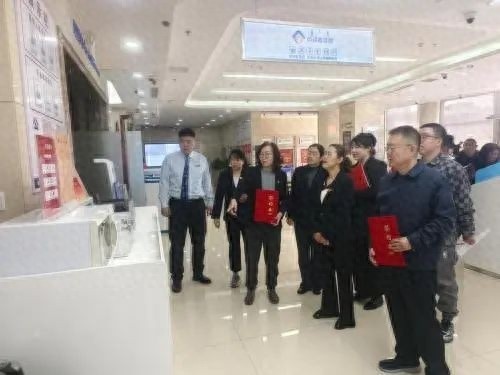 固阳县首个镇银职工共建项目启动！金融+民生模式能为职工带来多大福利？