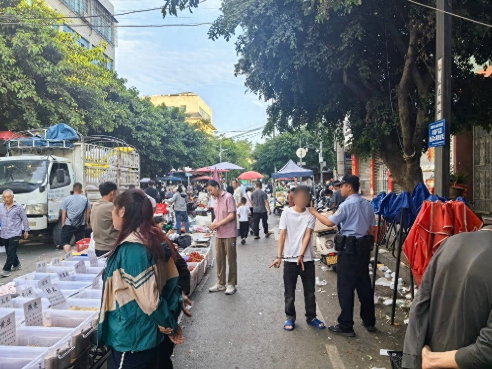 哇塞！攀枝花一农贸市场小偷行窃，警方仅3小时就抓获嫌疑人，咋做到的？