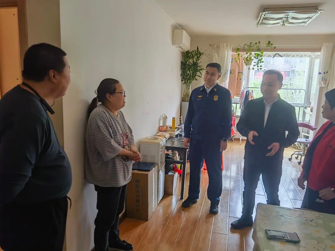 4月1日大兴小区火情危急!3市民教科书式灭火避免更大损失,太牛了 第3张 4月1日大兴小区火情危急!3市民教科书式灭火避免更大损失,太牛了 第3张