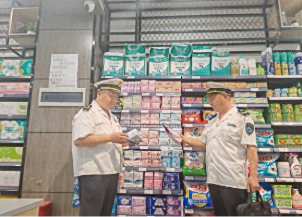 县疾控中心开展卫生用品专项检查，能否筑牢公共卫生安全防线？  第1张