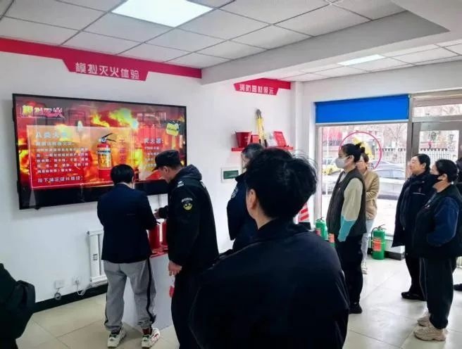 你知道四类灭火器如何正确使用吗？这场演练让你零距离掌握救命技能  第2张
