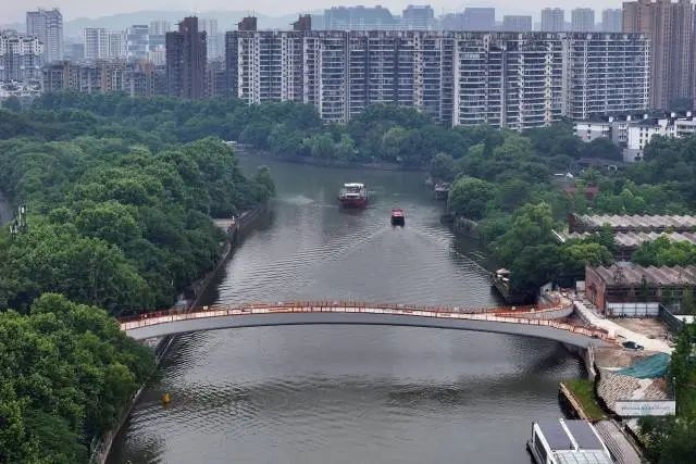 哇塞！运河上新建人行桥主体完成，今年底开放？连接多个网红景点  第2张