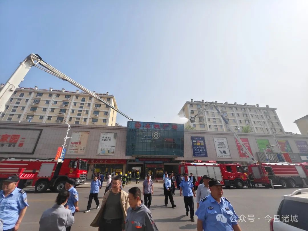 鑫城广场消防演练震撼上演！速度与安全的实战较量？你知道多惊险吗  第3张
