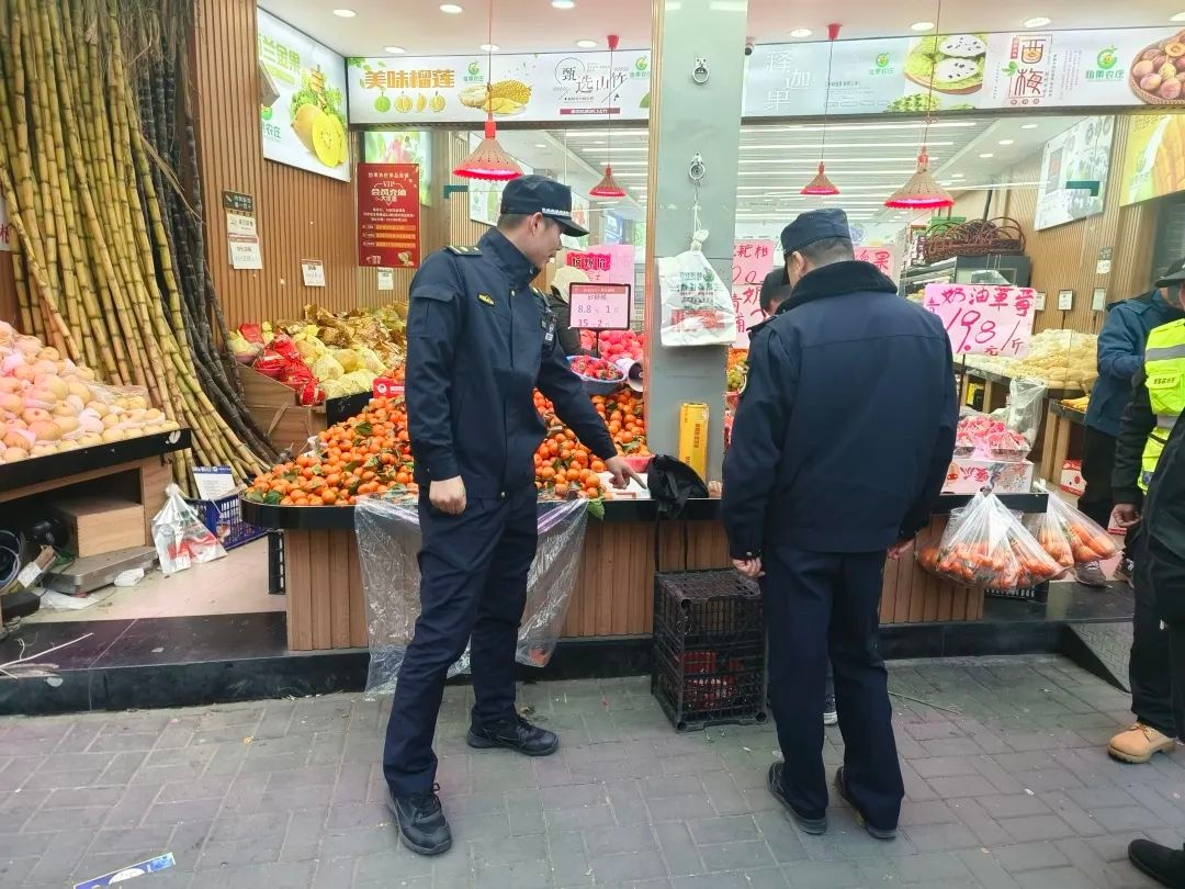 春节临近，曹家渡街道为何紧急行动？占道堆物隐患大揭秘  第5张