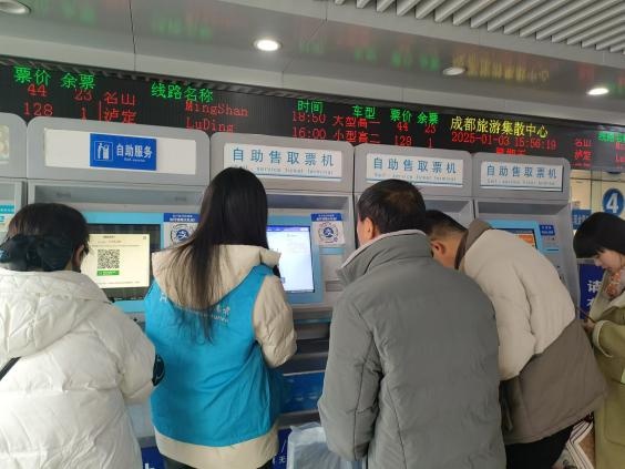 春运暖途：青年志愿者如何让返乡农民工感受到社会的温暖与力量？  第5张
