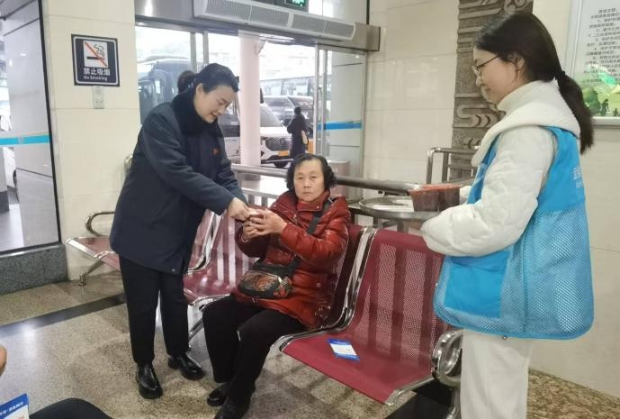 春运暖途：青年志愿者如何让返乡农民工感受到社会的温暖与力量？  第9张